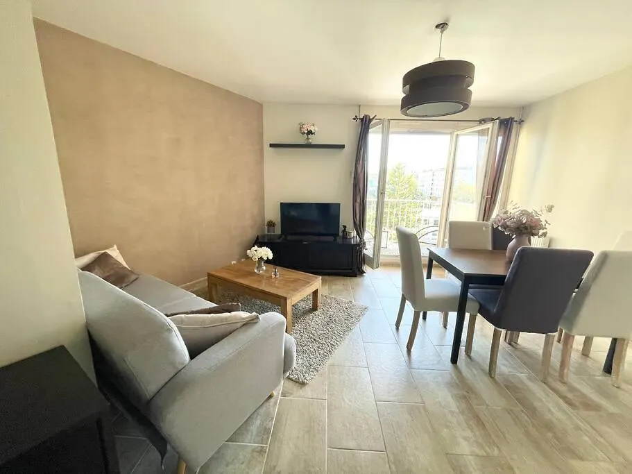 Grand Appartement Idealement Situe Villeurbanne 0*,  France